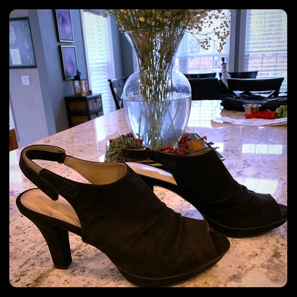 naturalizer store close to me